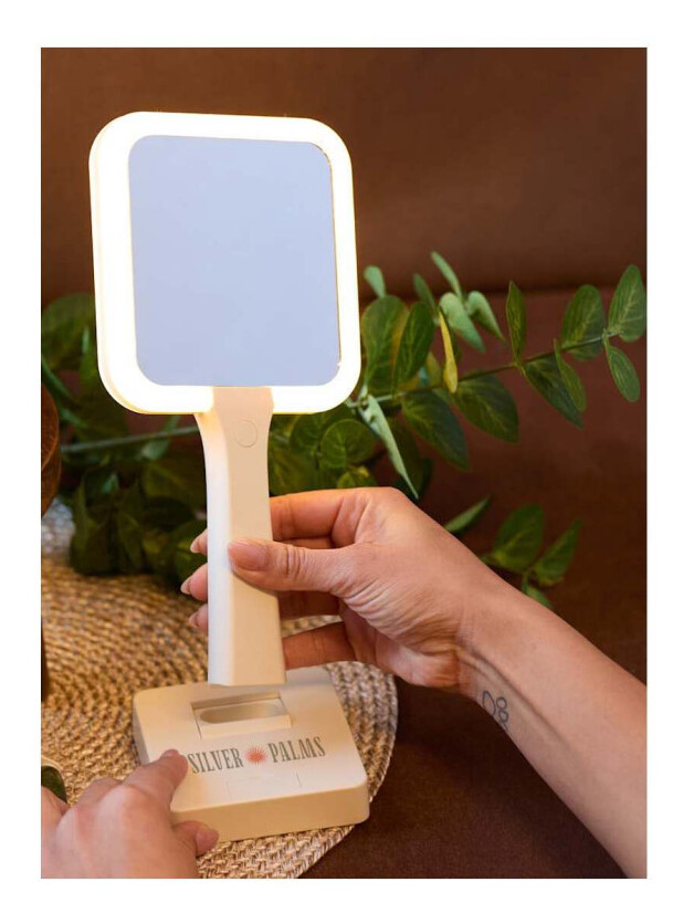 Wellable™ LED Mirror with Stand